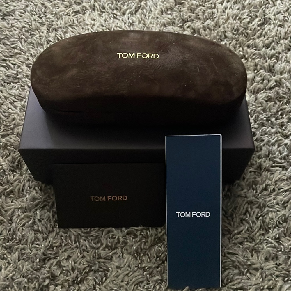 TOM FORD GLASSES CASE WITH BOX AND AUTHORIZATION CARDS